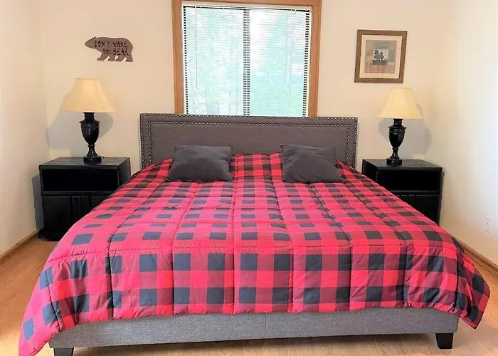 Mountain Retreat In The Pines